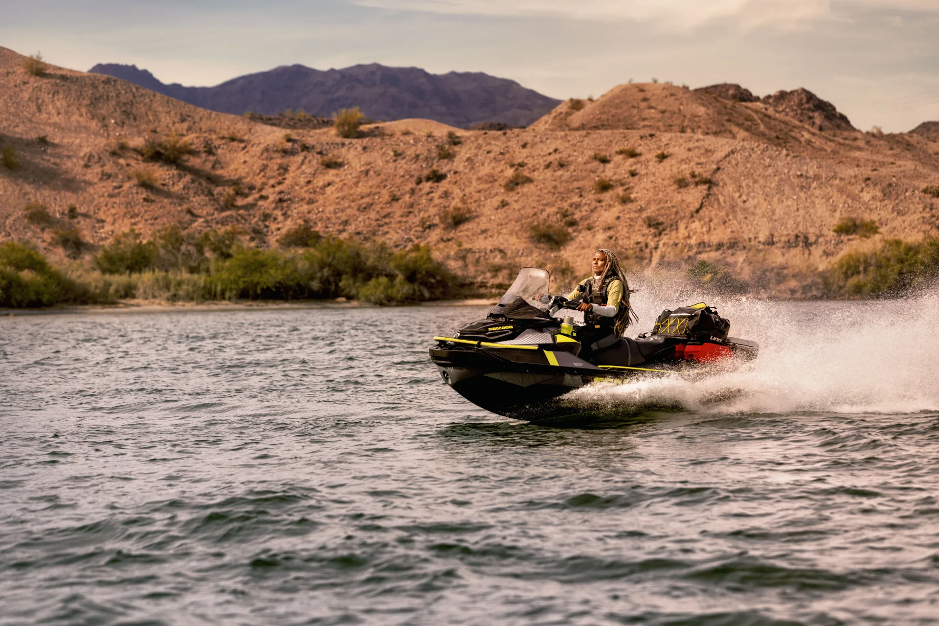 Sea-Doo Explorer Pro 170 en 230: de ultieme waterscooter om het avontuur op te zoeken. Verkrijgbaar bij officiele dealer BOWT Watersport