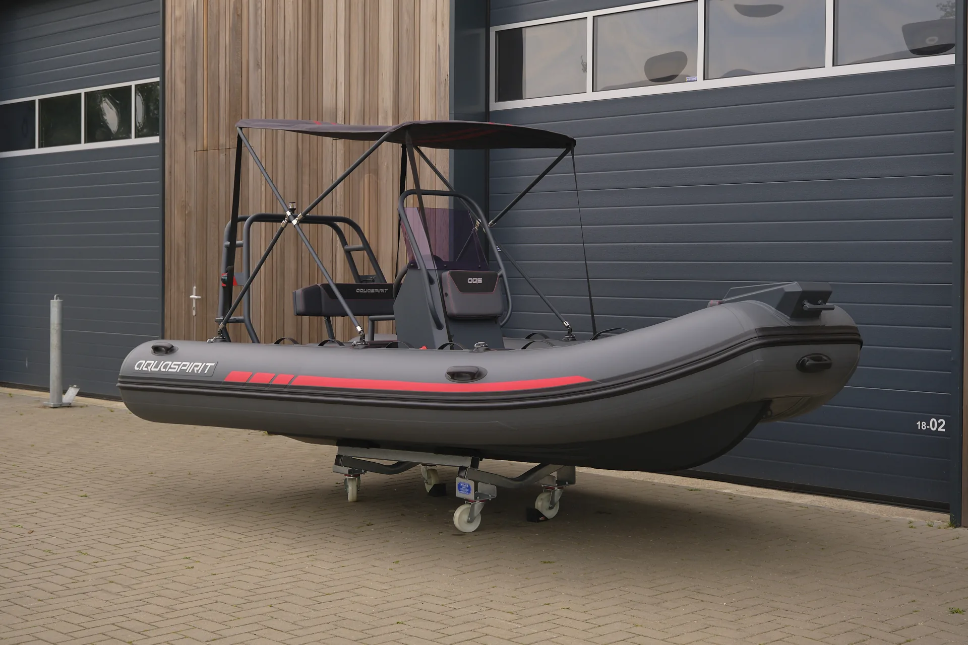 AQUASPIRIT S450 aluminium RIB/rubberboot met maximaal 75pk, perfect voor watersporten. Te koop bij BOWT Watersport, de RIB specialist