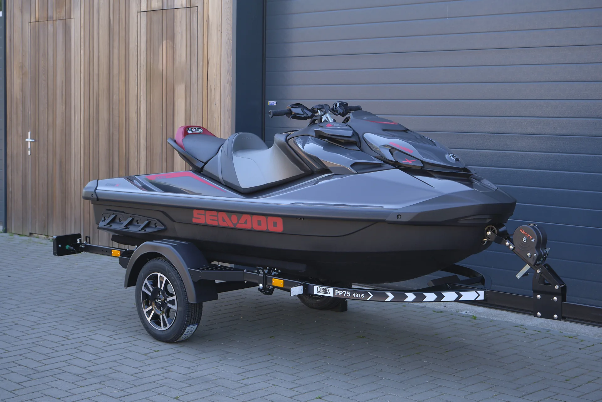 Sea-Doo GTR-X RS 300 waterscooter te koop bij BOWT Watersport, de Sea-Doo dealer voor Noord-Nederland