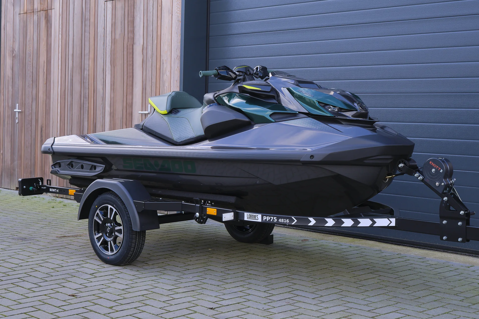 Sea-Doo RXP-X RS 300 APEX waterscooter te koop bij BOWT Watersport, officieel Sea-Doo dealer