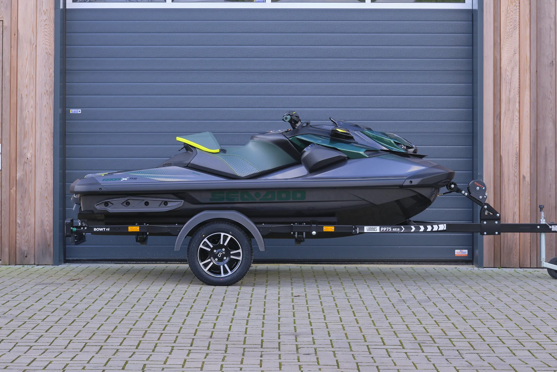 Sea-Doo RXP-X RS 300 APEX waterscooter te koop bij BOWT Watersport, officieel Sea-Doo dealer