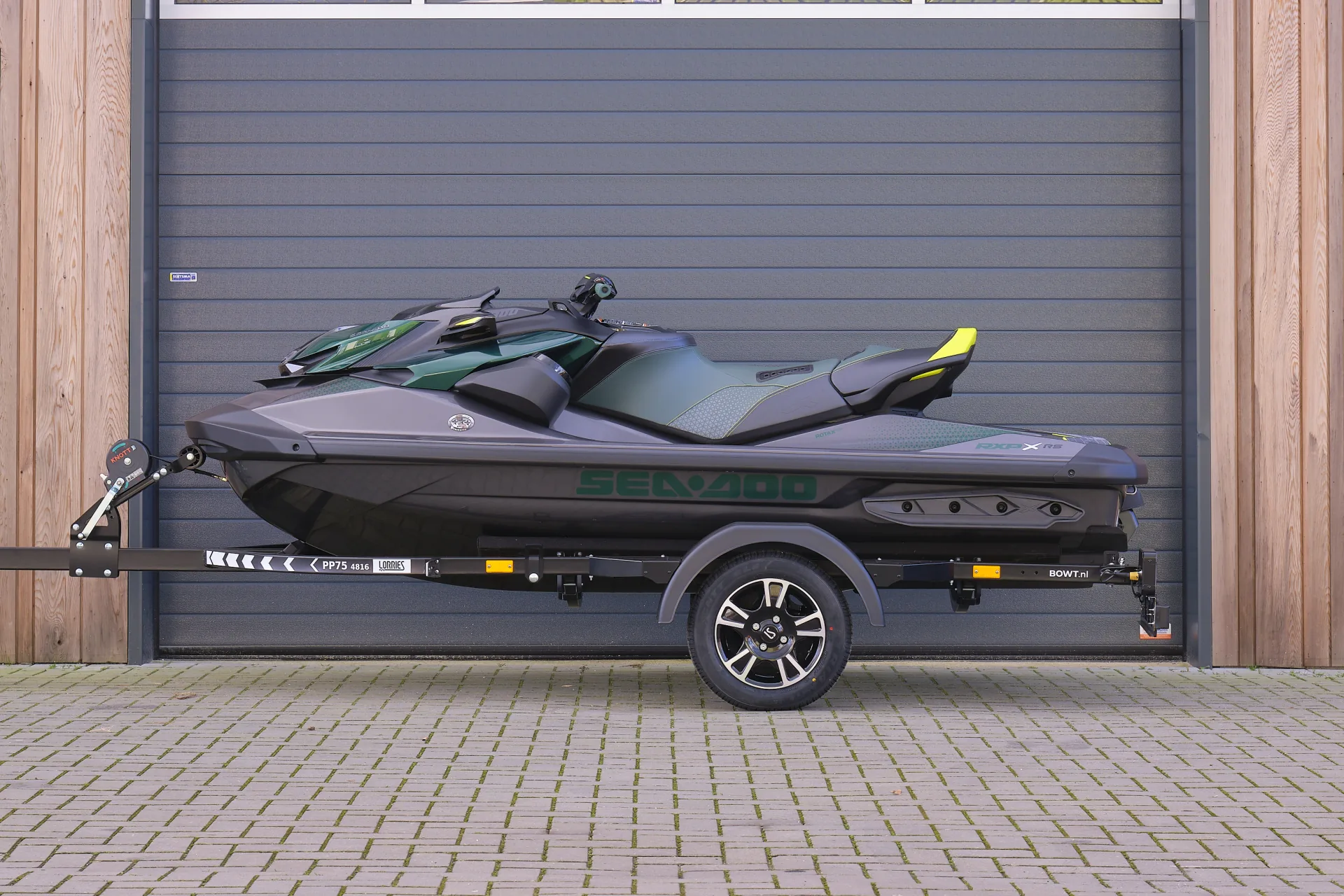 130-170 (2025+)Sea-Doo RXP-X RS 300 APEX waterscooter te koop bij BOWT Watersport, officieel Sea-Doo dealer