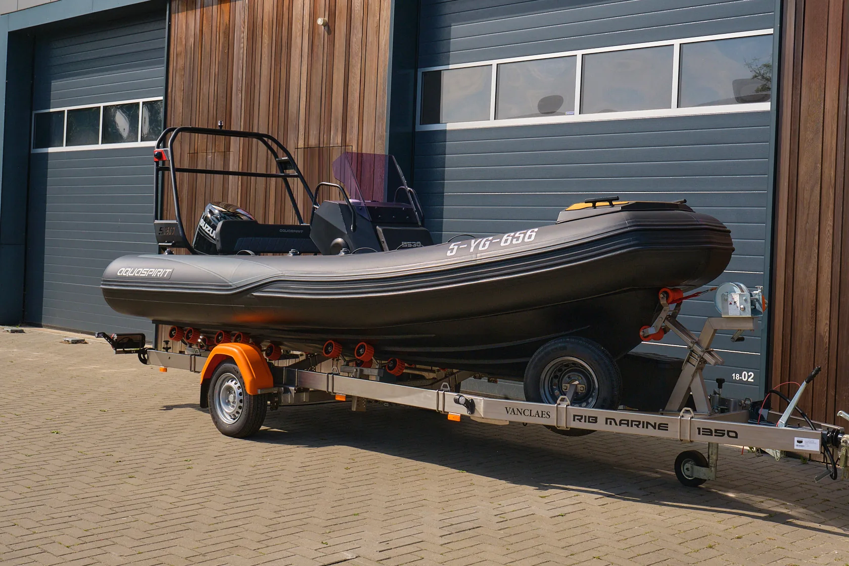AQUASPIRIT S530CC Center Console met Suzuki DF100 met Vanclaes RIB-marine trailer te koop bij BOWT Watersport, de RIB-specialist