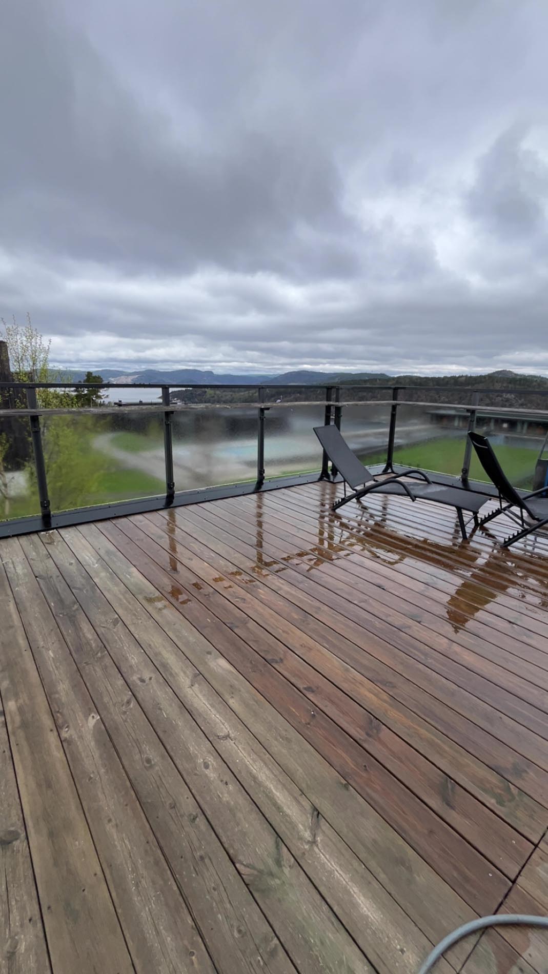 Eiendomsvask AS som har utført en terrassevask i Telemark