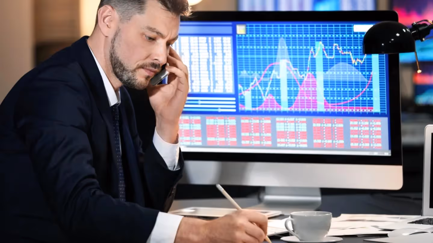 man writing - Day Trading Goals