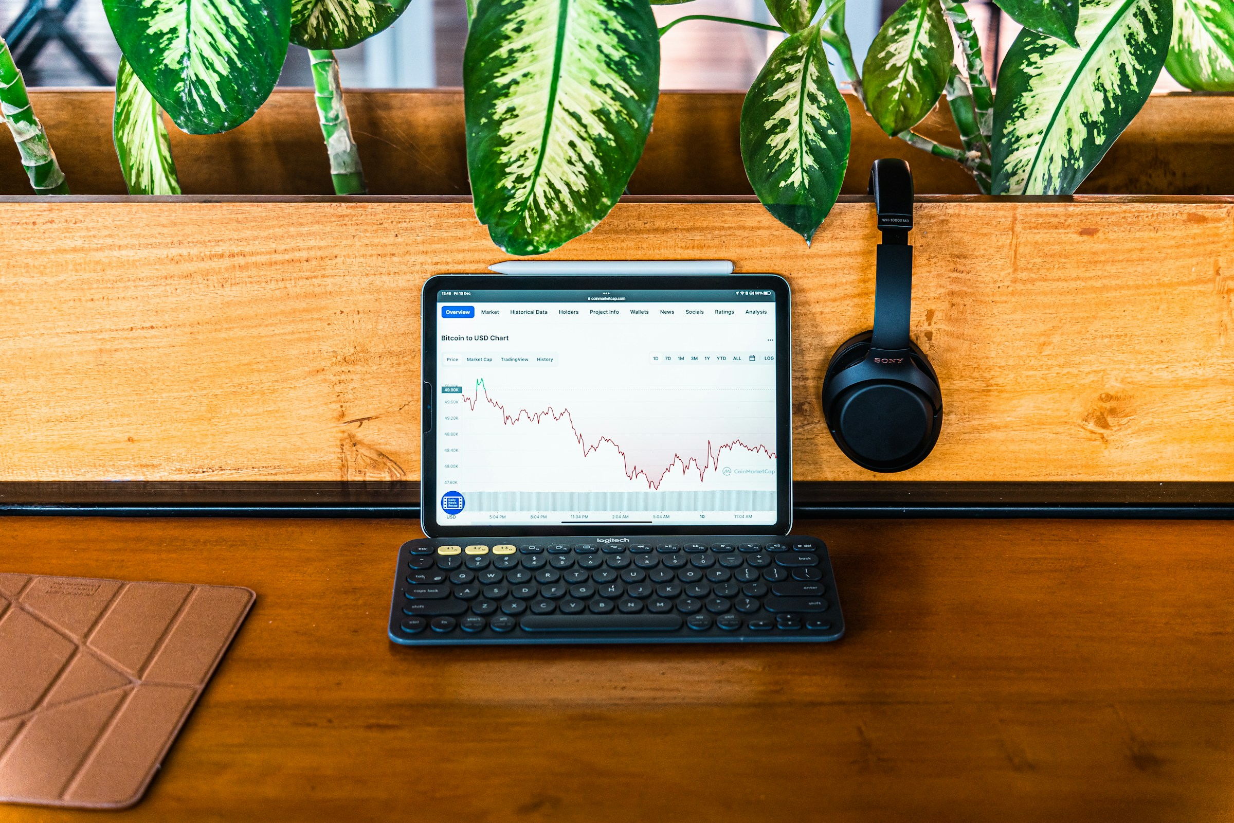 Laptop Laying on Table - How to Become a Professional Trader