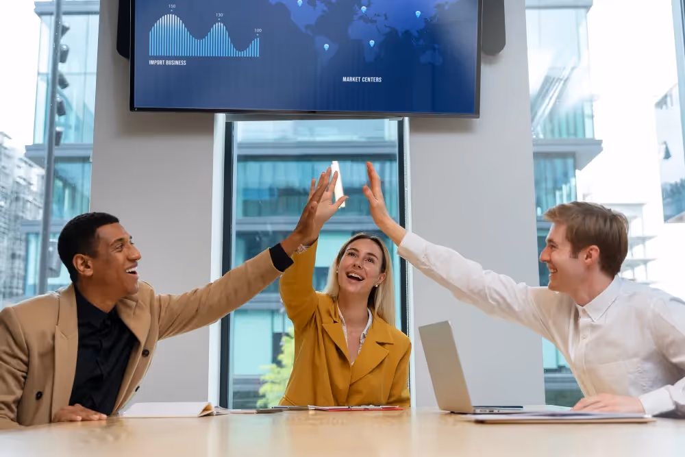 employees clapping - Scalping Trading Strategy