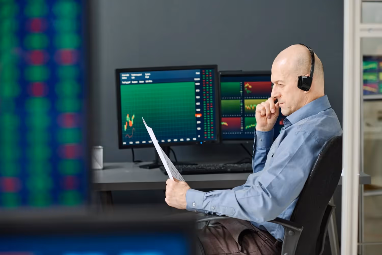 man trading - How Much Can You Make Day Trading With $1,000