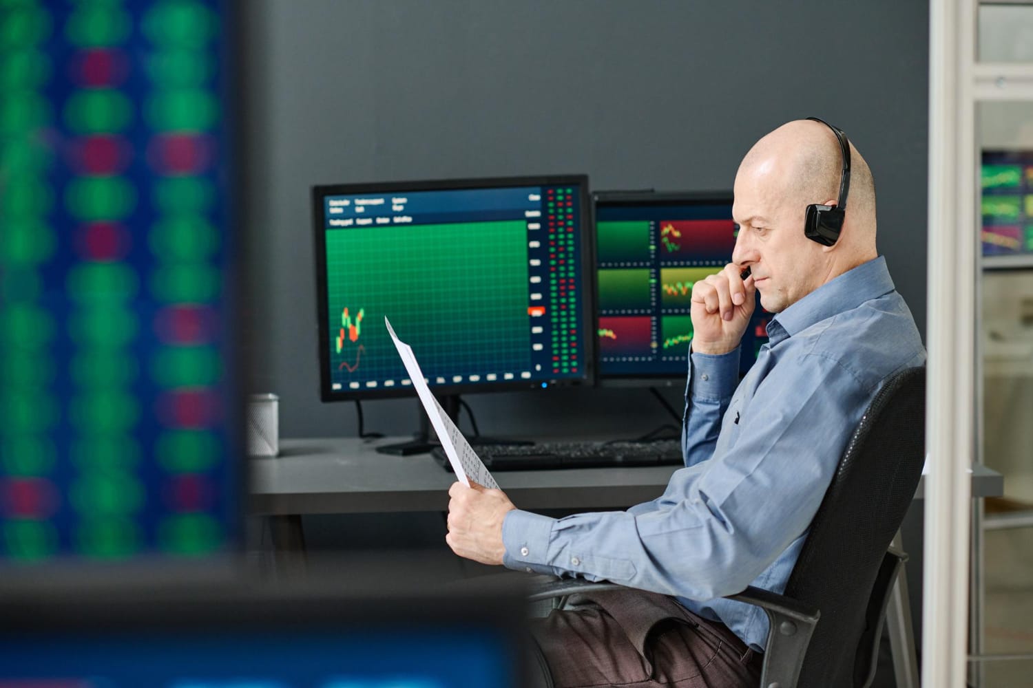 man trading - How Much Can You Make Day Trading With $1,000