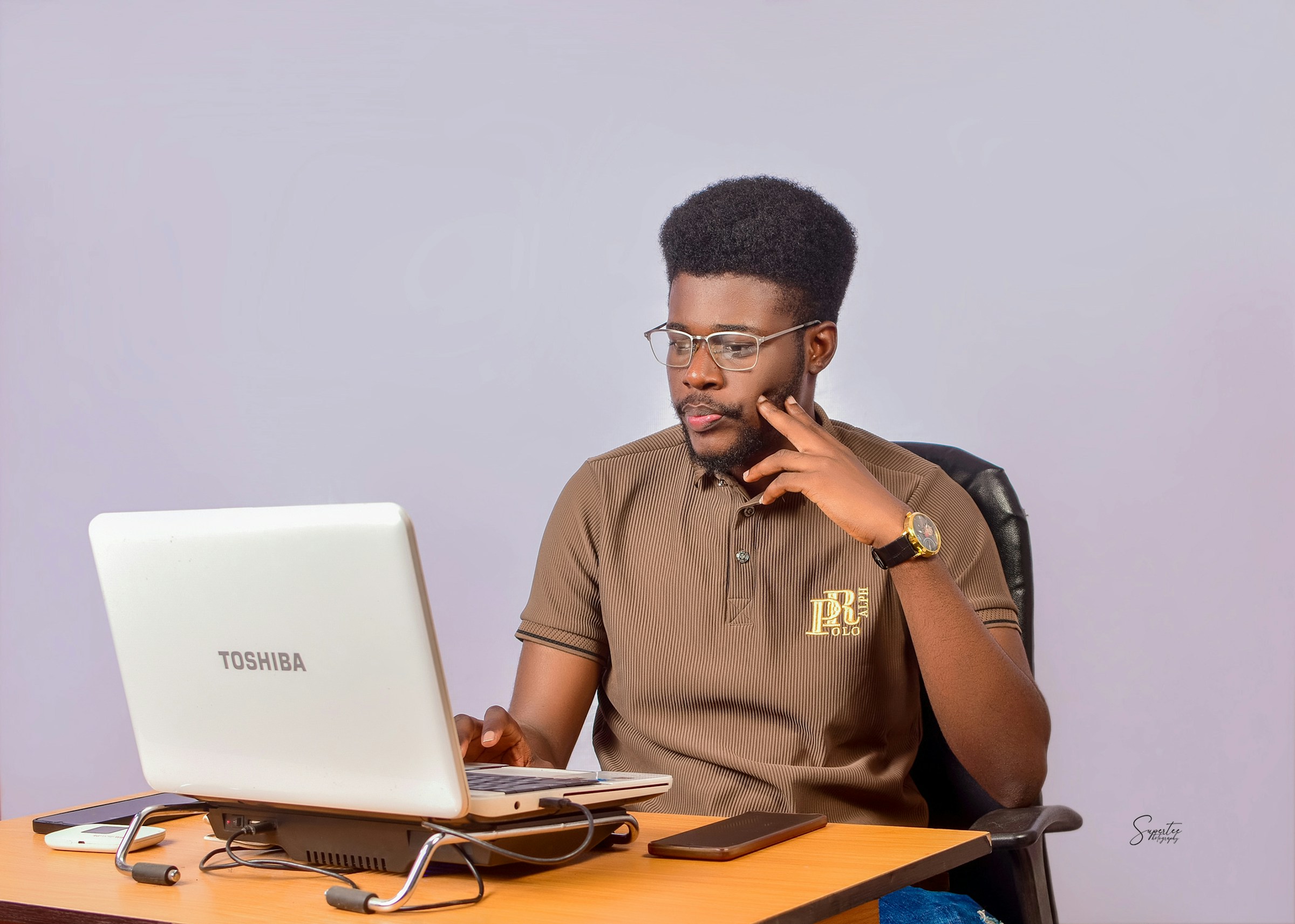 man thinking - Forex Trading Sessions