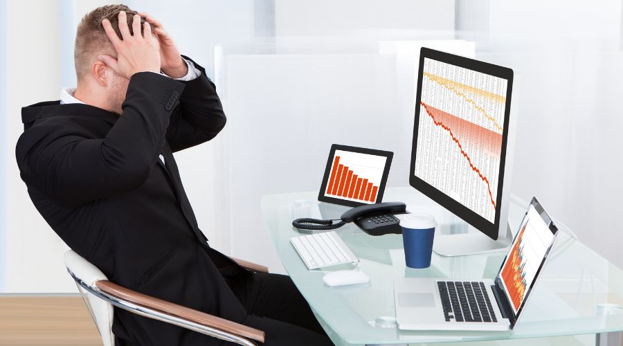 man looking upset - Where to Place Stop Loss