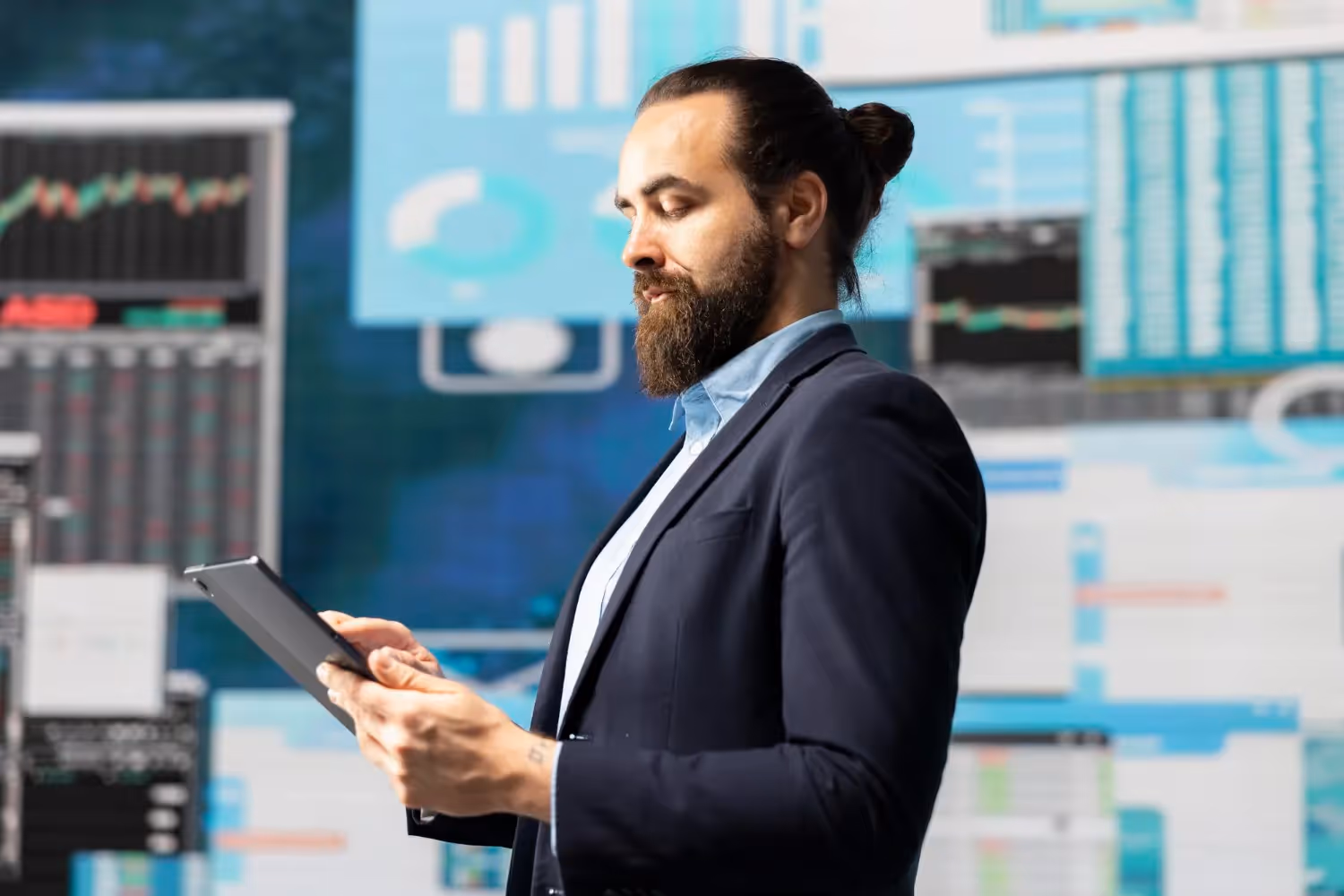 man using a tablet - Swing Trading Patterns