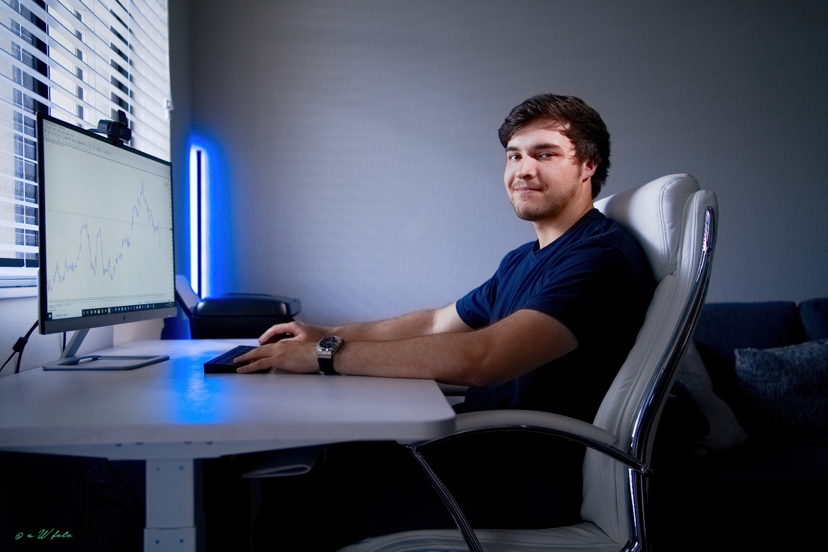 person smiling - Types of Forex Trading