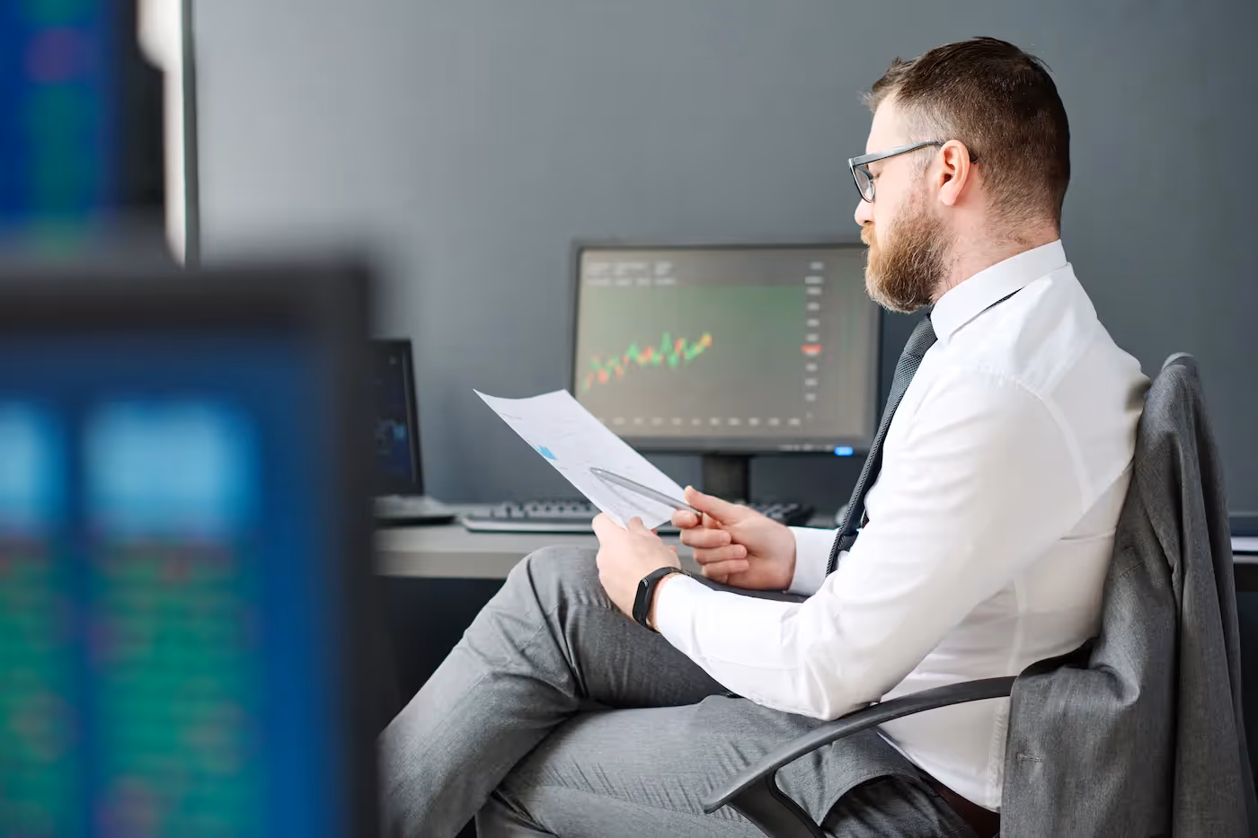 Man Reading - Managed vs Brokerage Account