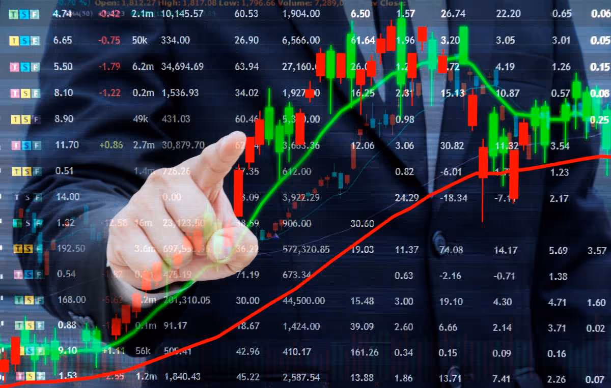 Businessman Point fingers at Bullish and Bearish Candlesticks