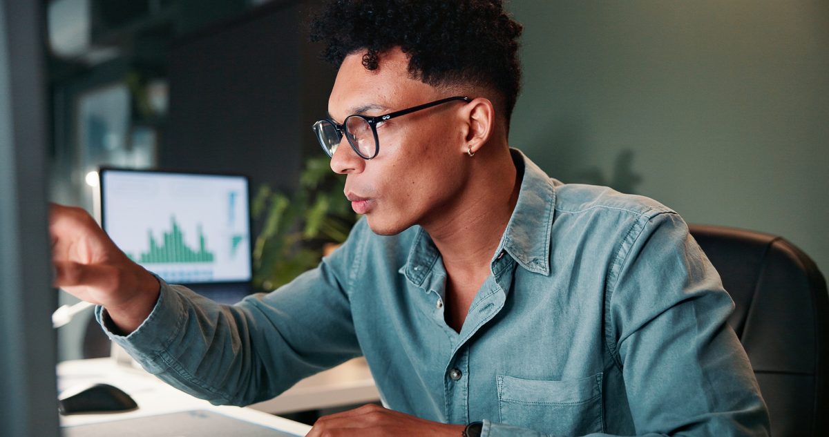 Professional Analyzing Data in a Modern Workspace