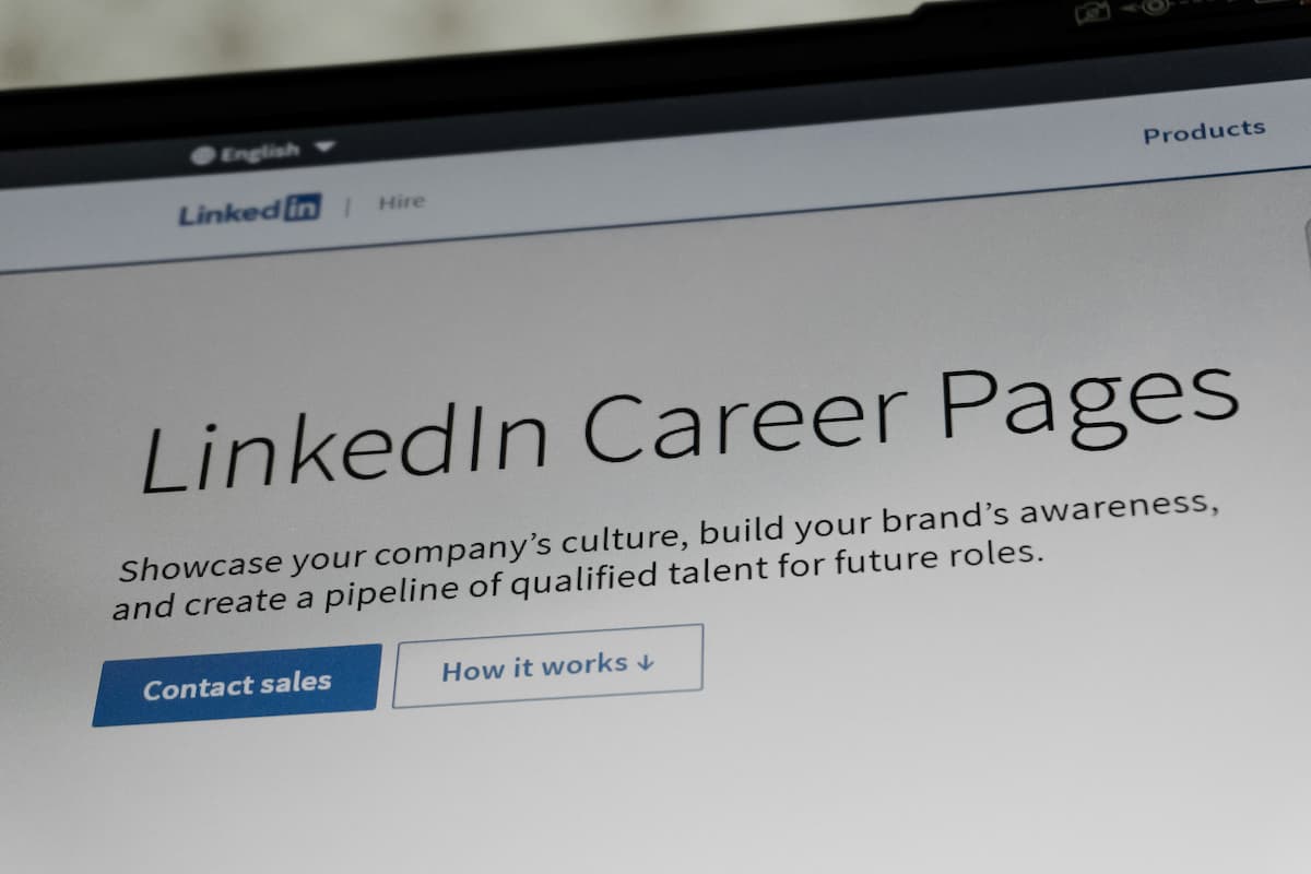 What HR Job Ads Say About Employee Wellbeing
