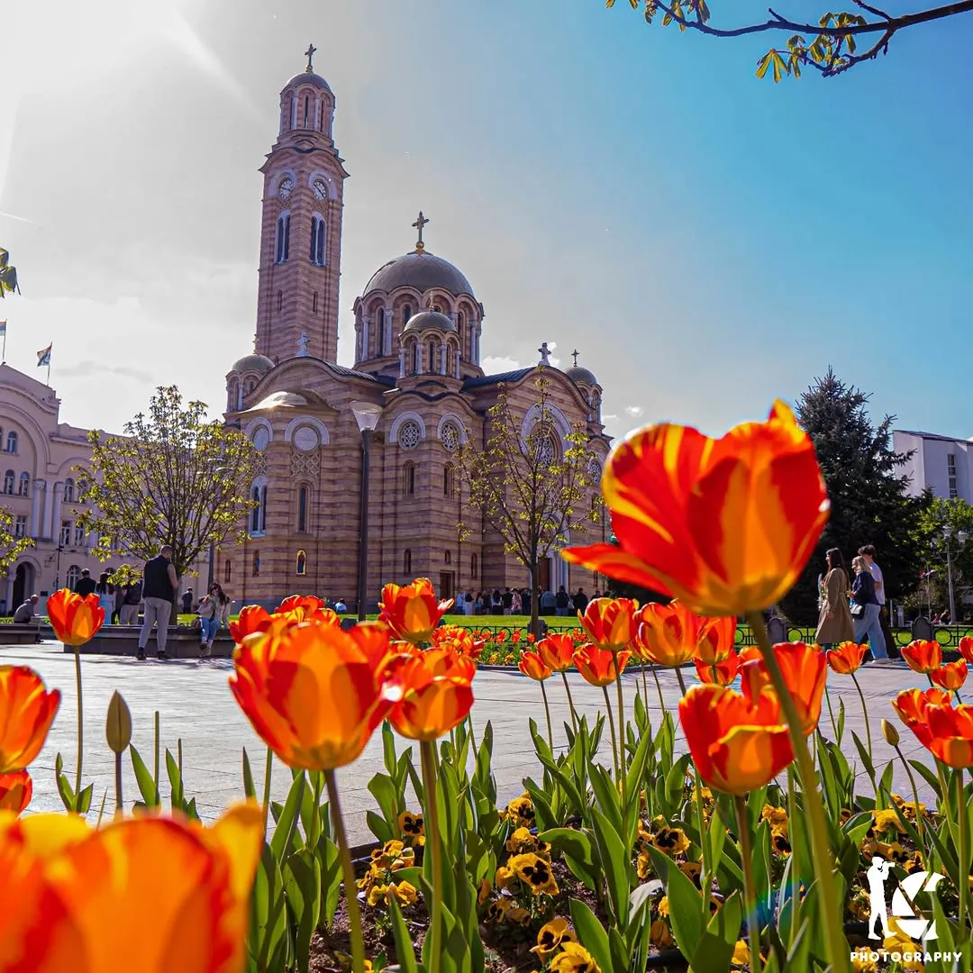 hram i tulipani u banjaluci