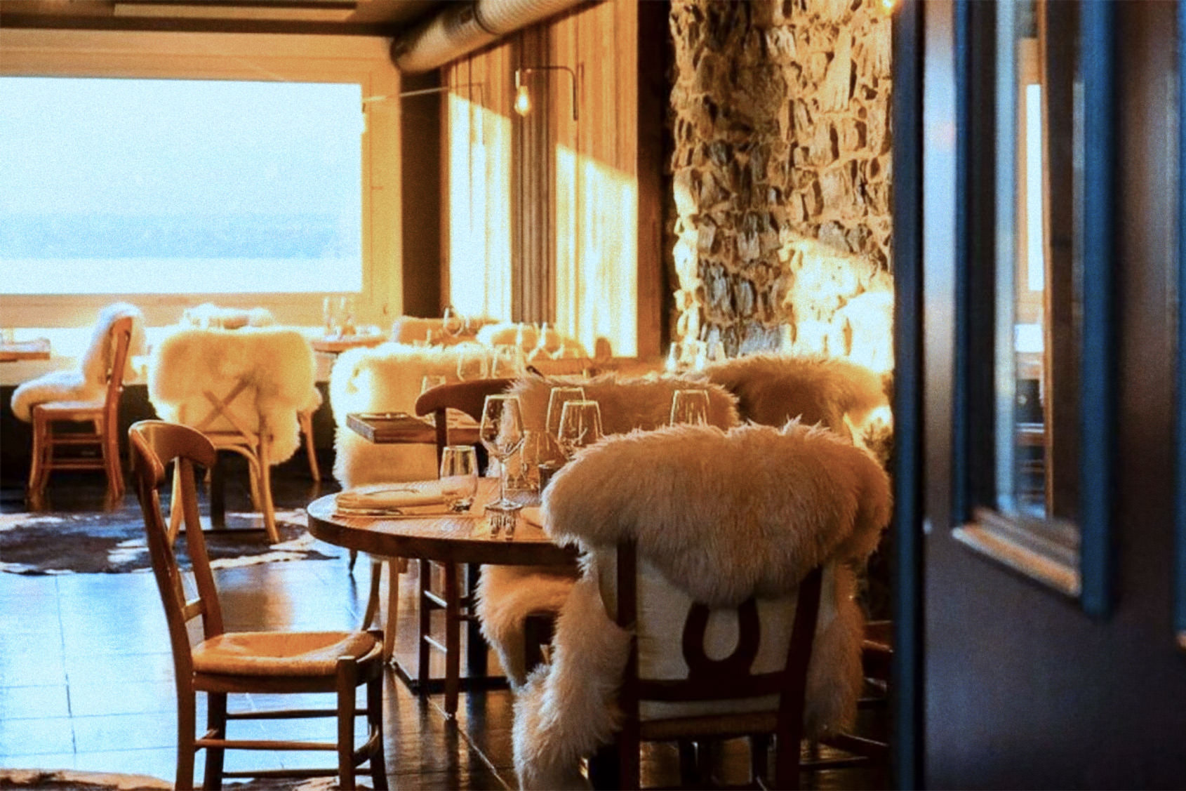 Restaurant de montagne élégant avec vue panoramique – expérience gastronomique suisse Smartbox Signature