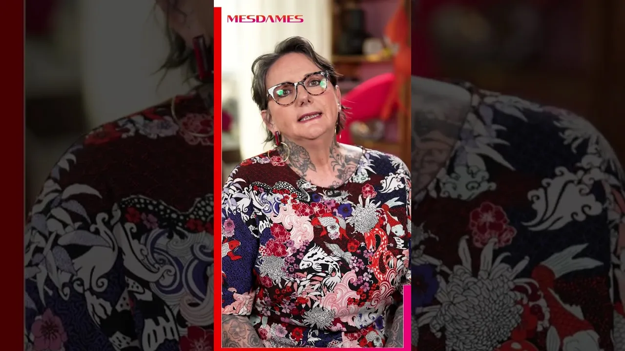 Se tatouer pour la première fois à 47 ans. Nathalie a commencé par un bras et aujourd'hui une grande partie de son corps est tatouée.