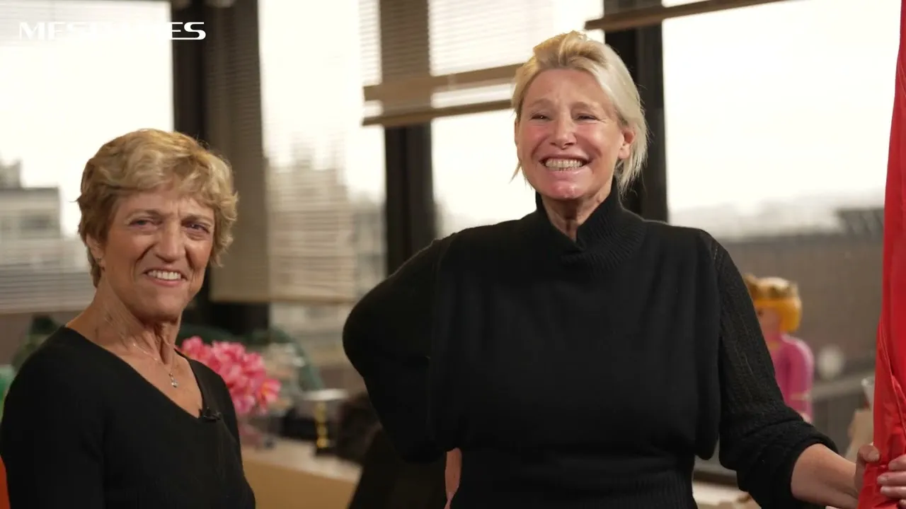 Comment muscler et préserver la santé de son périnée tout en travaillant ? Dans cette nouvelle vidéo de la série "Le Périnée, une priorité", Bernadette de Gasquet nous donne des exercices à faire « incognito au bureau » et à intégrer dans notre routine quotidienne.