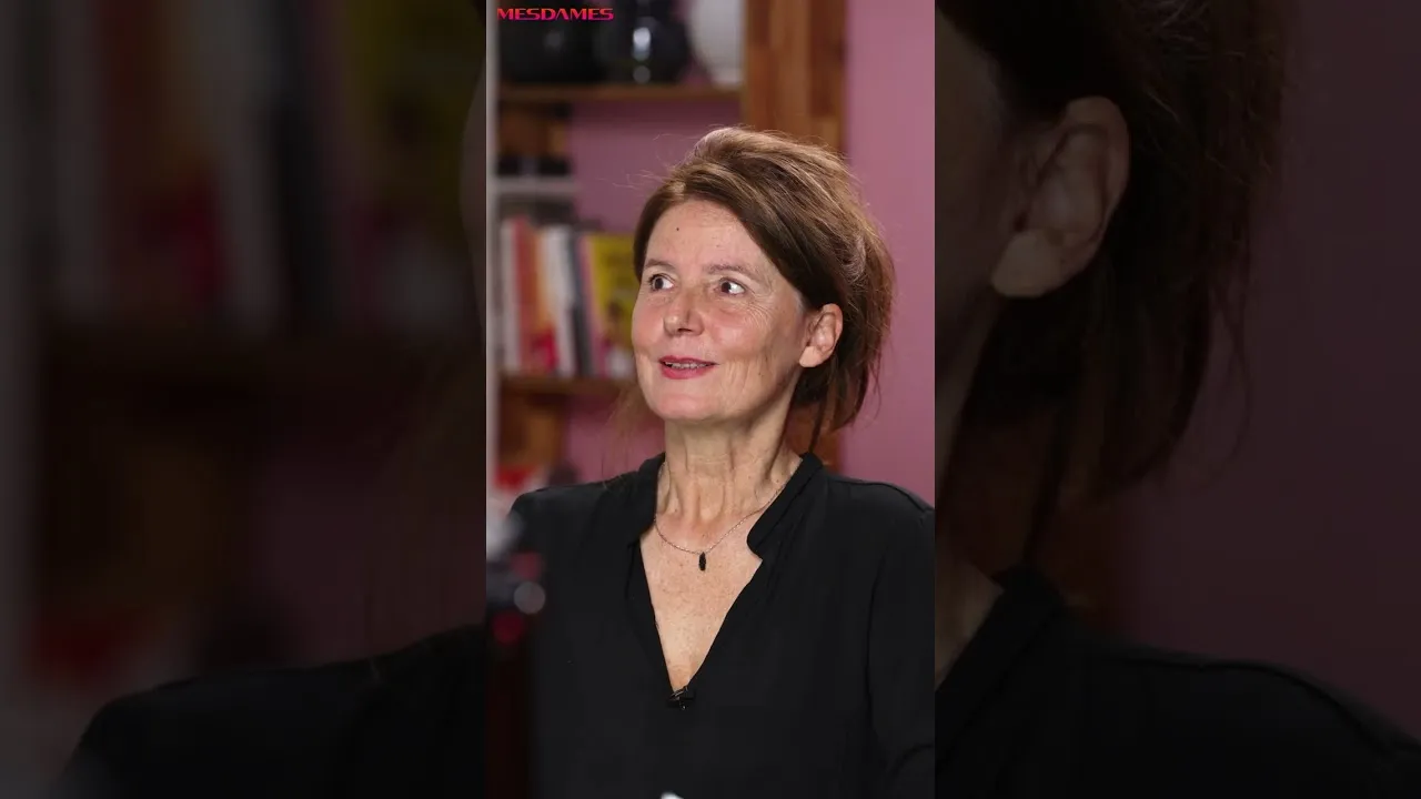 Dans la série Belle, Belle, Belle ! Mesdames avec Lancôme vous présentent le tuto maquillage : Comment sublimer ses lèvres ! Augmenter le volume de sa bouche, la mettre en valeur, Fred Marin, maquilleur des stars, donne tous ses conseils à Virginie.