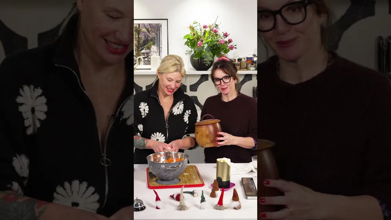 Maïtena et Delphine Plisson sont de retour en cuisine pour nous donner la recette du bouillon de volaille. Un plat détox et goûtu, idéal pour les lendemains de fêtes.