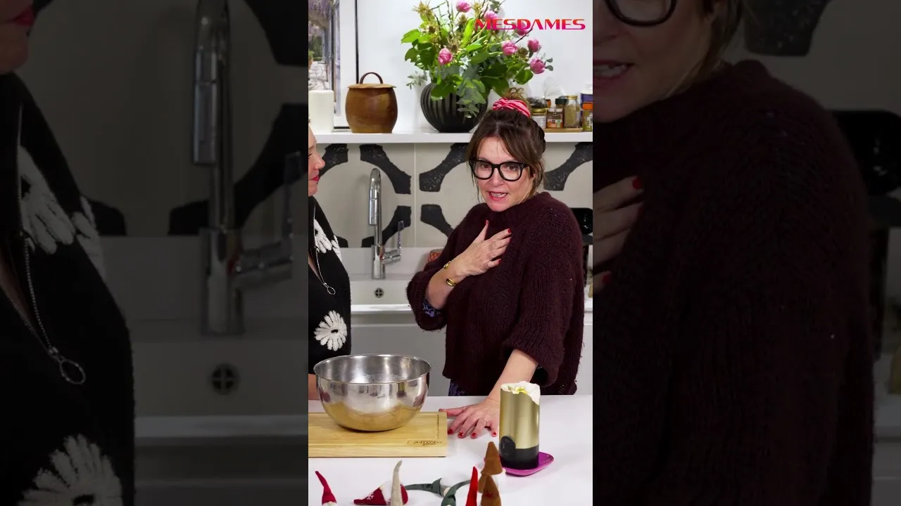 Maïtena et Delphine Plisson sont de retour en cuisine pour nous donner la recette d’un plat de saison végétarien et gourmand : un couscous végétarien aux légumes rôtis, pois chiches et bouillon !