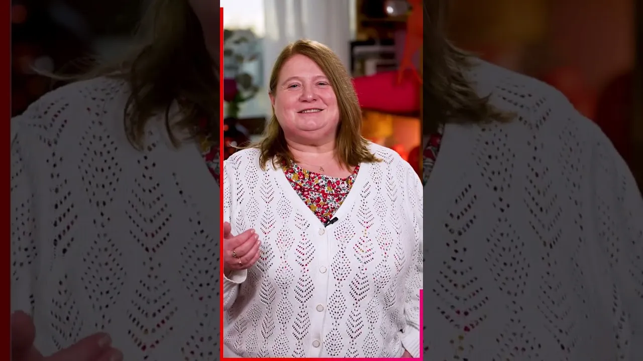 Grâce à la création du Conseil National pour l’Accès aux Origines personnelles, Anne décide à 46 ans de franchir le pas et de retrouver sa famille biologique. Aujourd’hui, à 59 ans, elle nous partage son déclic et la joie d’être désormais entourée par ses deux familles : biologique et adoptive.