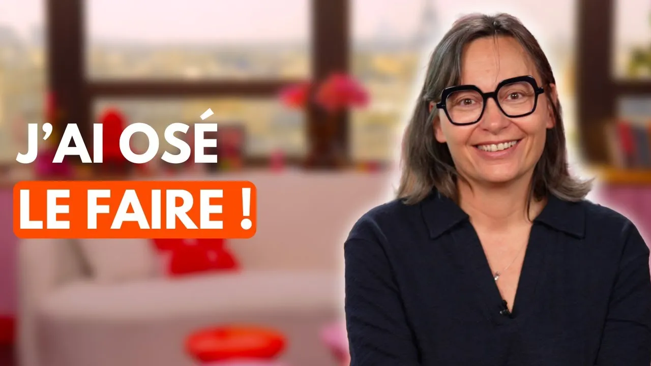 The Artist Academy et Mesdames vous présentent "écrire son premier livre". Aujourd'hui, Camille Gallard nous raconte comment après avoir eu plusieurs vies professionnelles, comme monteuse vidéo, apprentie pâtissière, agent immobilier, elle s'est enfin posée, à 45 ans, pour réaliser son rêve d'enfant ; écrire un livre. Jusque-là, sans diplômes, pas même le bac, elle pensait qu'elle n'était pas légitime, et puis, son mari lui a lancé un défi " je veux ton premier roman au pied du sapin". C'était en septembre. Camille s'est alors enfermée trois mois, et a imaginé ce qui se passerait si son mari ne rentrait jamais de sa balade en forêt. Par la suite, elle publiera deux autres ouvrages, dont le dernier, autobiographique, "Comme une intime évidence", qui raconte la vie d'une famille dont le fils est autiste. D'abord en auto-édition, elle a été repérée et a signé tous ses livres chez City éditions.