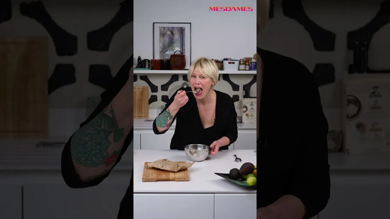 Aller vers les autres est un cauchemar. C'est trop difficile ! C'est un problème d'ocytocine ! Pour la faire grimper, il faut de l'avoine !