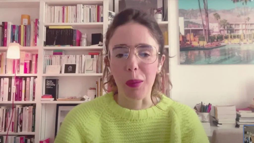 A 50 ans, après une rupture, Karina a posté une vidéo sur TikTok sur les conseils de sa fille... et a percé dans la mode !