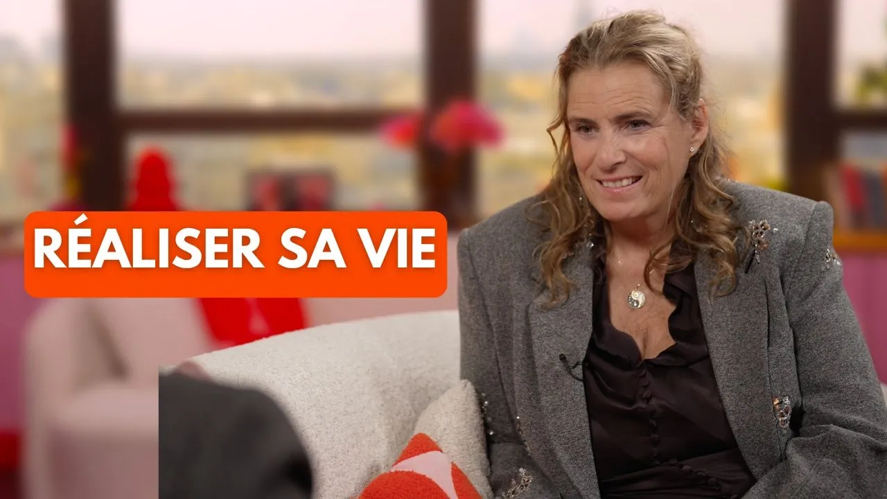 Grande Interview : Lisa Azuelos se confie sur son enfance, la maternité, la ménopause et son parcours de femme et de réalisatrice.