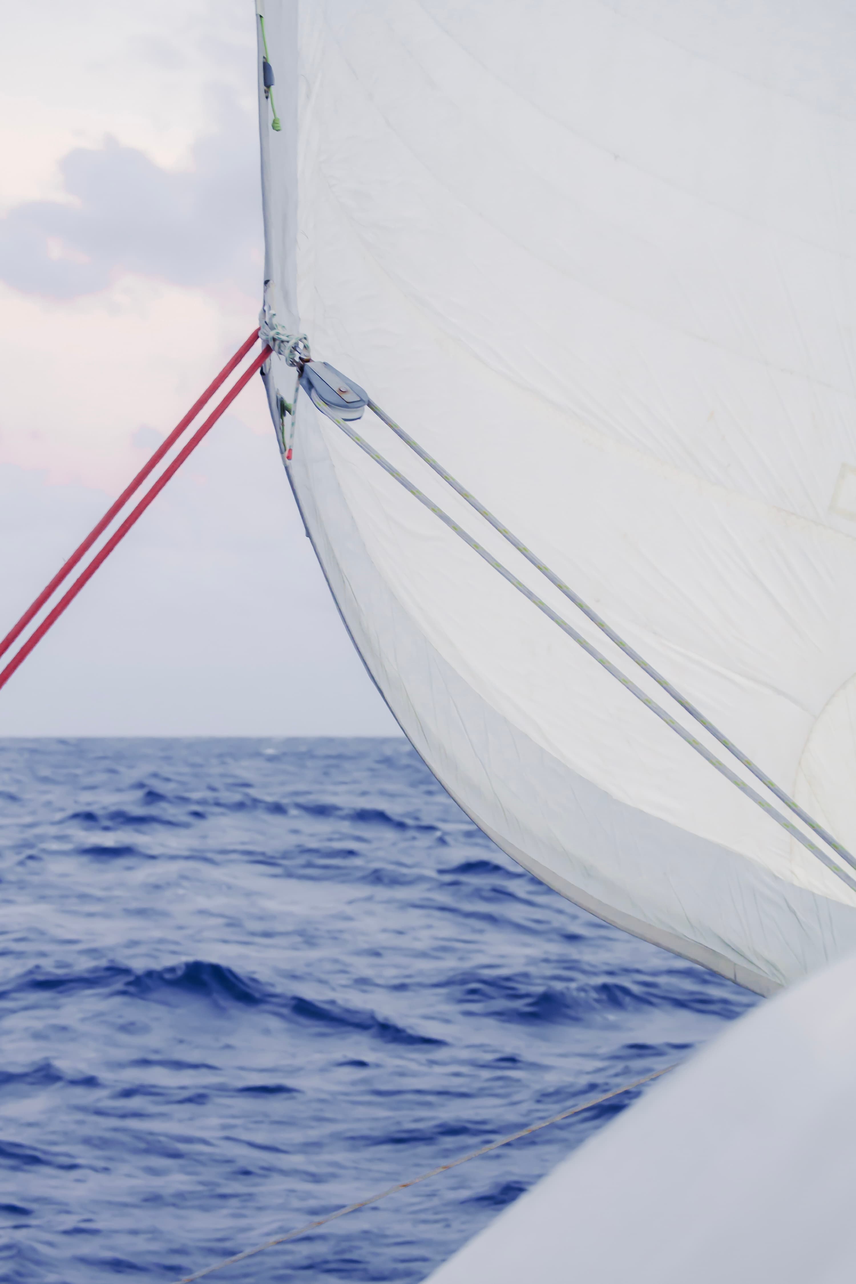 Ocean breeze filling the sails — movement and light by Maison TALI.