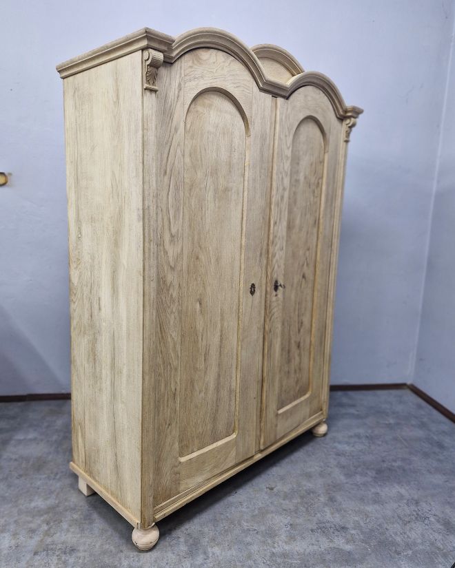 #szafaludwikowska   #meblezduszą   #dębowamebel   #staremeble   #antyki   #meblerustykalne   #drewnianeszafy   #meblevintage   #renowacjamebli   #stylklasyczny   #antykimarki   #wnętrzazduszą