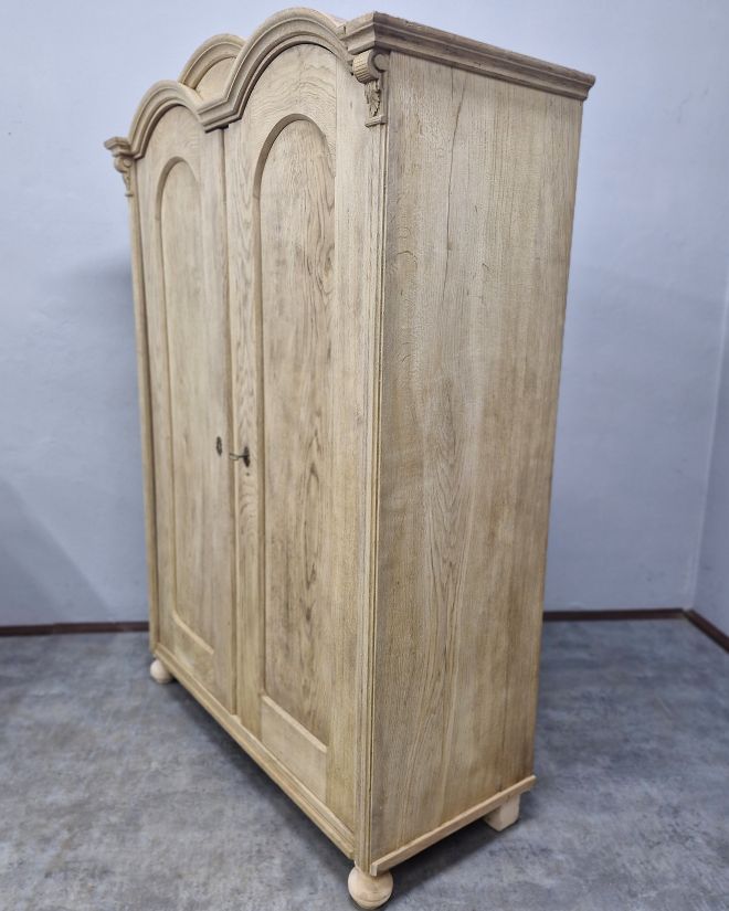 #szafaludwikowska   #meblezduszą   #dębowamebel   #staremeble   #antyki   #meblerustykalne   #drewnianeszafy   #meblevintage   #renowacjamebli   #stylklasyczny   #antykimarki   #wnętrzazduszą