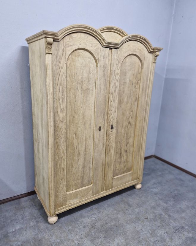 #szafaludwikowska   #meblezduszą   #dębowamebel   #staremeble   #antyki   #meblerustykalne   #drewnianeszafy   #meblevintage   #renowacjamebli   #stylklasyczny   #antykimarki   #wnętrzazduszą