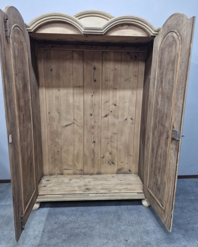 #szafaludwikowska   #meblezduszą   #dębowamebel   #staremeble   #antyki   #meblerustykalne   #drewnianeszafy   #meblevintage   #renowacjamebli   #stylklasyczny   #antykimarki   #wnętrzazduszą