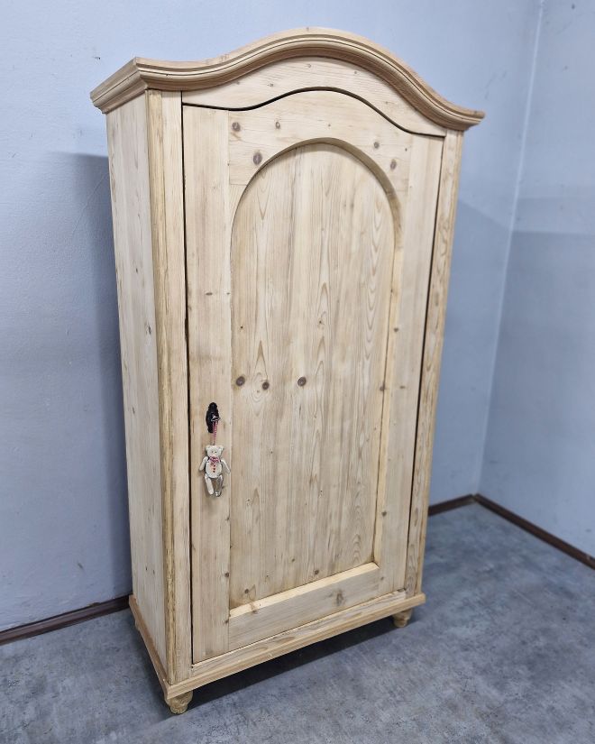 #szafaludwikowska   #meblezduszą   #dębowamebel   #staremeble   #antyki   #meblerustykalne   #drewnianeszafy   #meblevintage   #renowacjamebli   #stylklasyczny   #antykimarki   #wnętrzazduszą