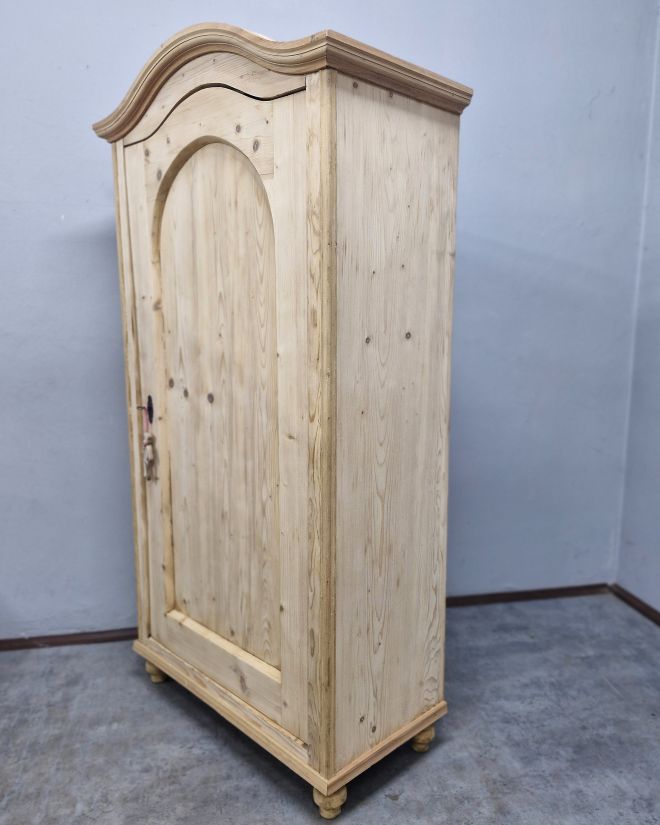 #szafaludwikowska   #meblezduszą   #dębowamebel   #staremeble   #antyki   #meblerustykalne   #drewnianeszafy   #meblevintage   #renowacjamebli   #stylklasyczny   #antykimarki   #wnętrzazduszą