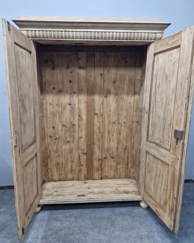 #szafaeklektyczna   #antycznaszafa   #mebleeklektyczne   #antyki   #staremeble   #meblezduszą   #szafazhistorią   #renowacjamebli   #meblevintage   #unikatowemeble   #drewnianeszafy   #antykimarki