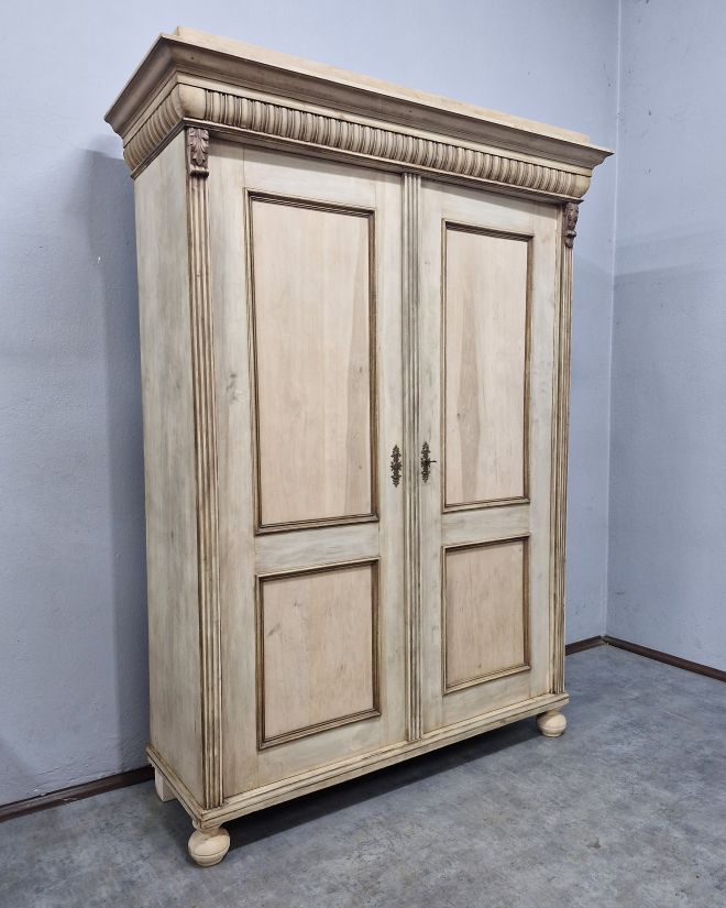 #szafaeklektyczna   #antycznaszafa   #mebleeklektyczne   #antyki   #staremeble   #meblezduszą   #szafazhistorią   #renowacjamebli   #meblevintage   #unikatowemeble   #drewnianeszafy   #antykimarki