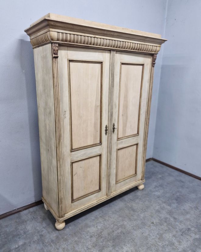 #szafaeklektyczna   #antycznaszafa   #mebleeklektyczne   #antyki   #staremeble   #meblezduszą   #szafazhistorią   #renowacjamebli   #meblevintage   #unikatowemeble   #drewnianeszafy   #antykimarki