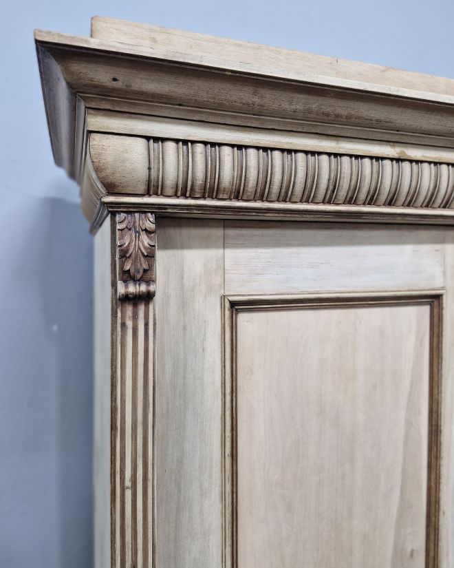 #szafaeklektyczna   #antycznaszafa   #mebleeklektyczne   #antyki   #staremeble   #meblezduszą   #szafazhistorią   #renowacjamebli   #meblevintage   #unikatowemeble   #drewnianeszafy   #antykimarki