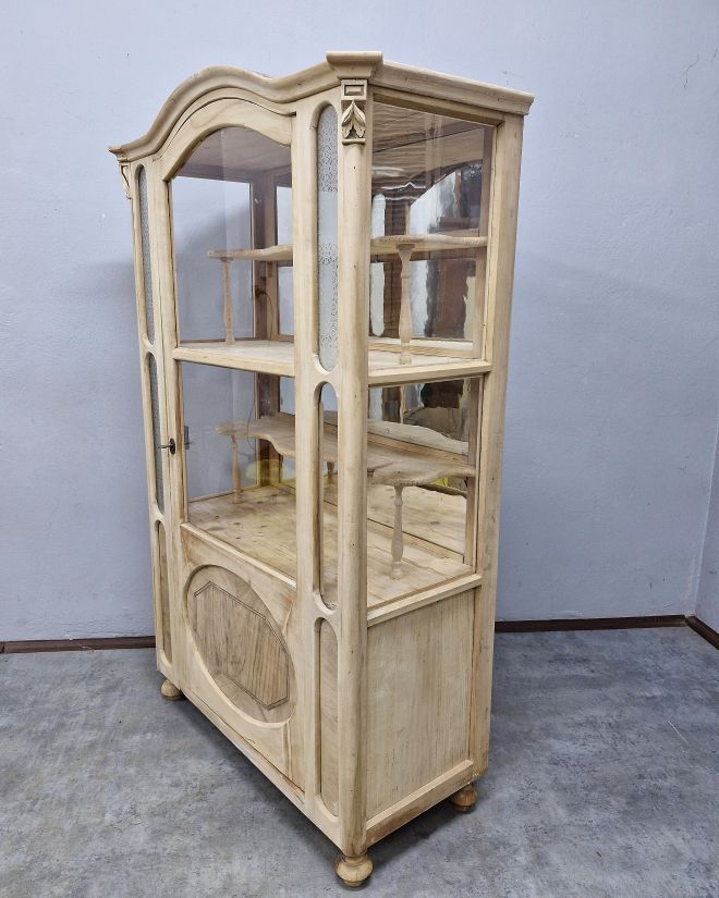 #serwantkaludwikowska   #mebleczereśniowe   #mebleantyczne   #antyki   #staremeble   #meblezduszą   #meblevintage   #serwantka   #ludwikowskiestyl   #meblezcharakterem   #klasycznewnętrze   #antykimarki