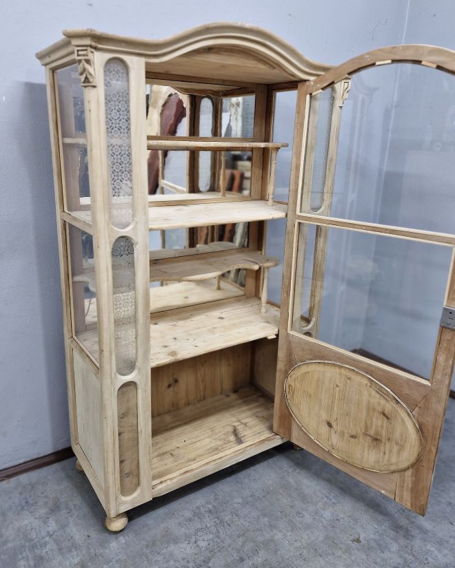 #serwantkaludwikowska   #mebleczereśniowe   #mebleantyczne   #antyki   #staremeble   #meblezduszą   #meblevintage   #serwantka   #ludwikowskiestyl   #meblezcharakterem   #klasycznewnętrze   #antykimarki