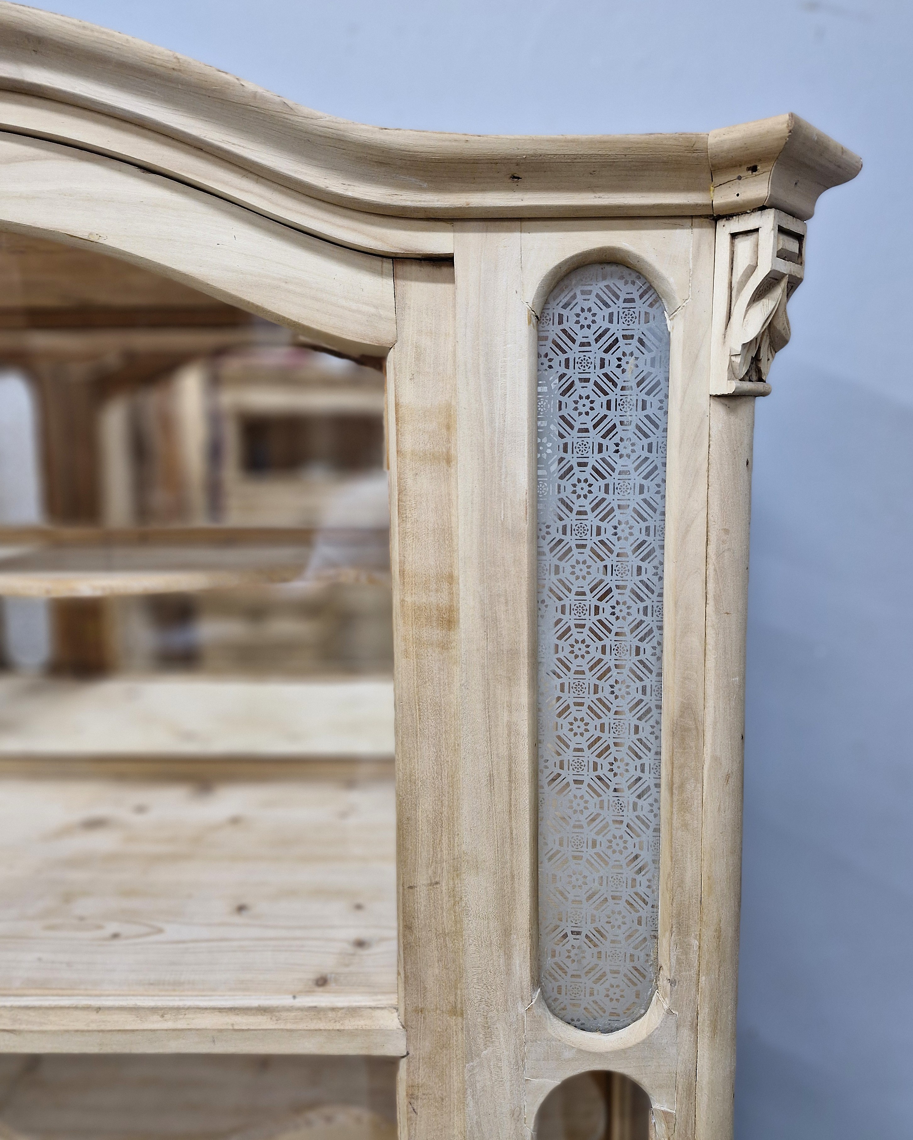 #serwantkaludwikowska   #mebleczereśniowe   #mebleantyczne   #antyki   #staremeble   #meblezduszą   #meblevintage   #serwantka   #ludwikowskiestyl   #meblezcharakterem   #klasycznewnętrze   #antykimarki