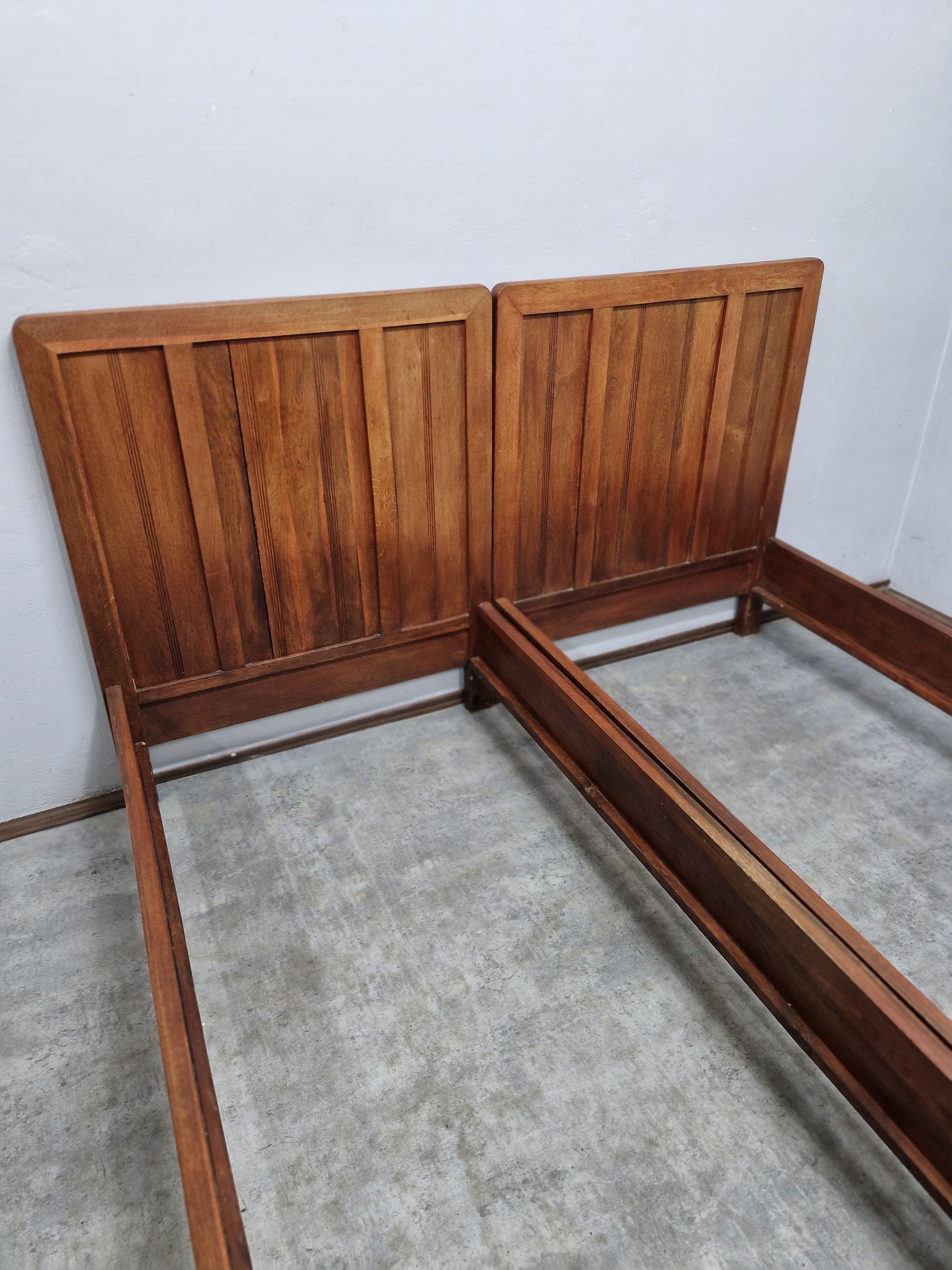 #dębowelóżko   #łóżkoantyczne   #antykilóżko   #mahoń   #meblezmahoniu   #mebleantyczne   #sypialniazklimatem   #stylowesypialnie   #meblezduszą   #meblevintage   #łóżkozepoką   #antykimarki