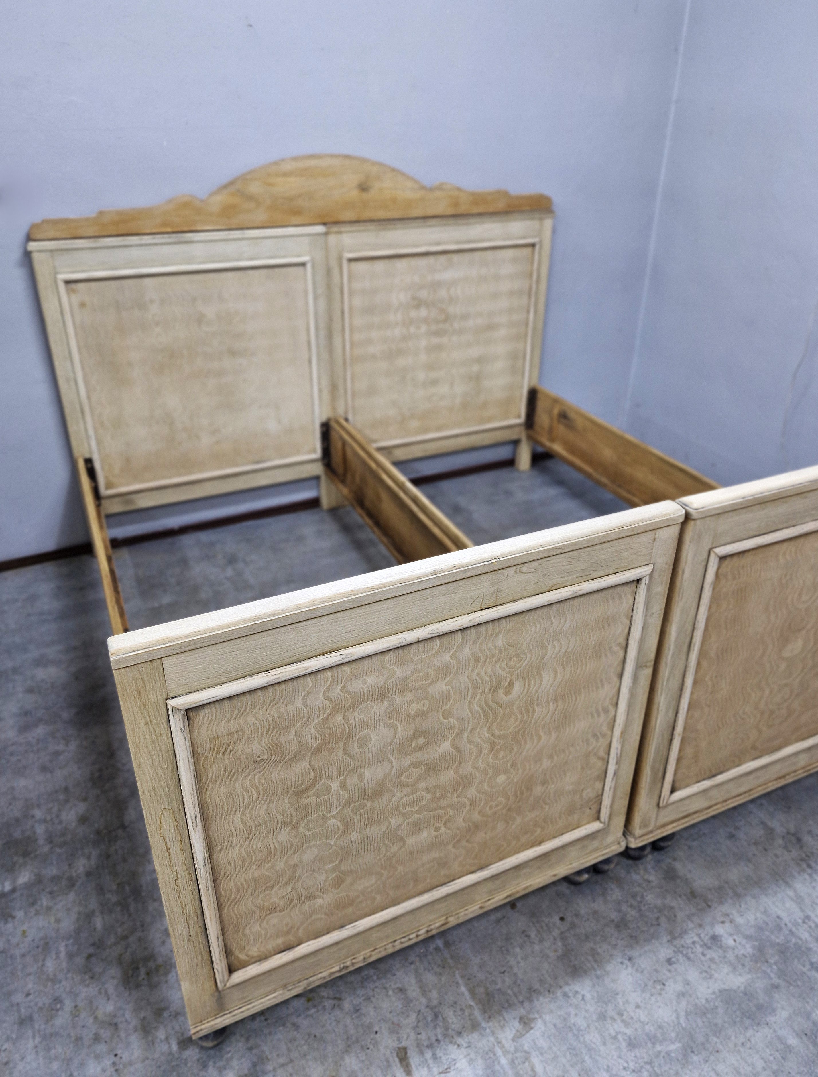 #dębowelóżko   #łóżkoantyczne   #antykilóżko   #mahoń   #meblezmahoniu   #mebleantyczne   #sypialniazklimatem   #stylowesypialnie   #meblezduszą   #meblevintage   #łóżkozepoką   #antykimarki