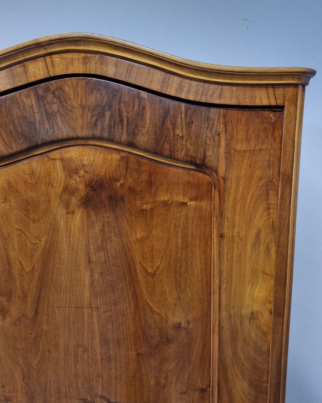 #szafaludwikowska   #mebelzcharakterem   #antyki   #meblezhistorią   #drewnianaszafa   #mebledębowe   #klasycznestylizacje   #antykstyl   #wnętrzezklimatem   #polskieantyki   #meblezprzeszłością   #szafazpółkami